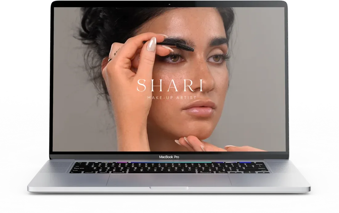 Website von Shari Make-up Artist auf einem MacBook