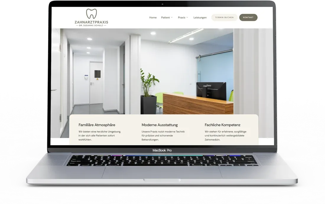 Website von Zahnarztpraxis auf einem MacBook